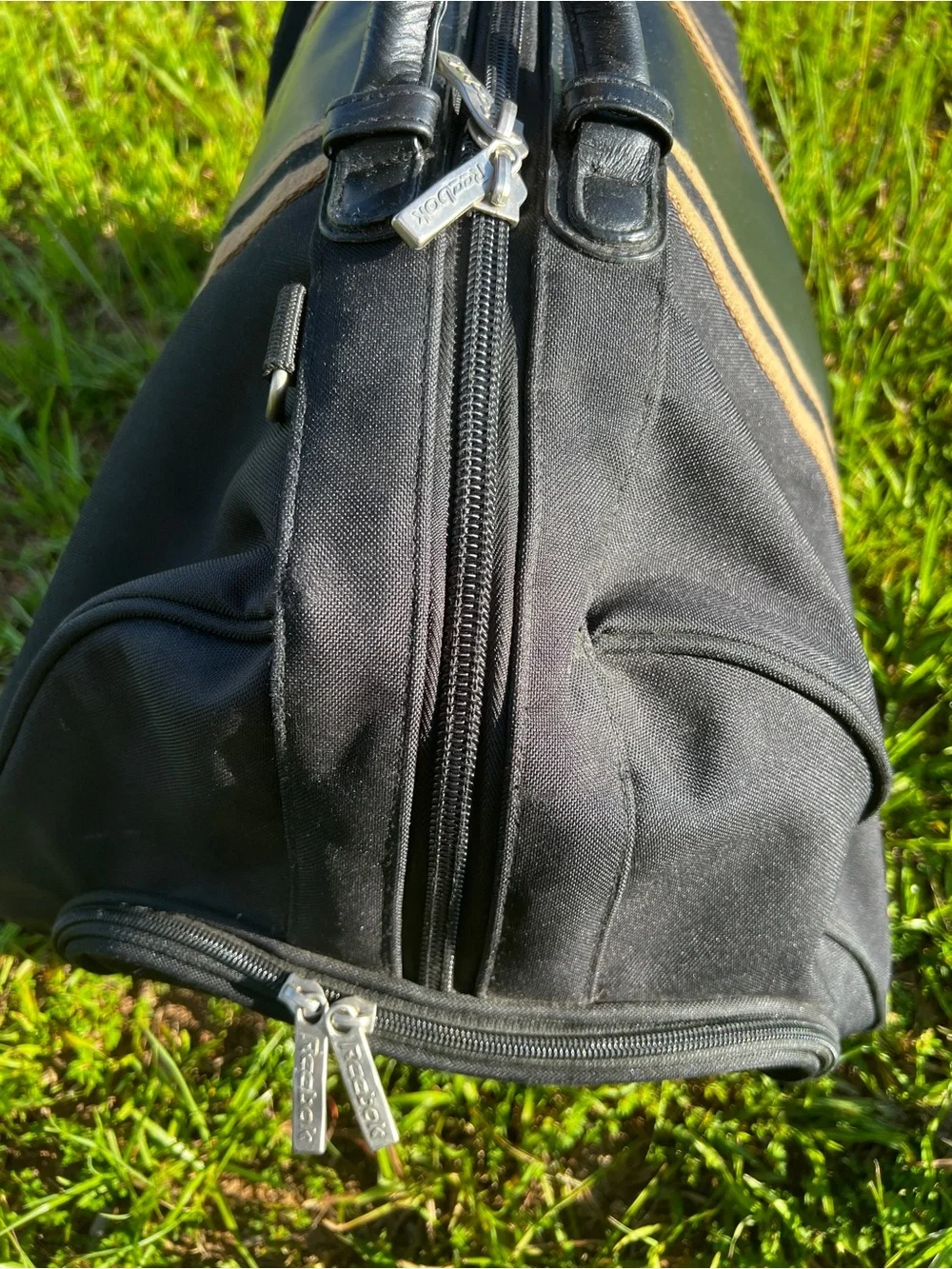 CLEAN Vintage Reebok Black Duffle Bag Carry Luggage Sports